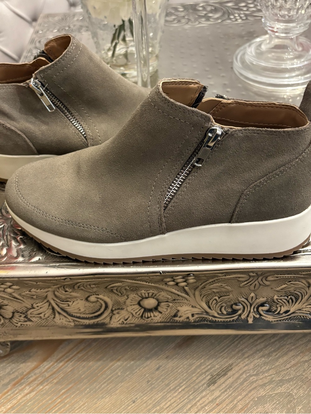 Blondo Ellorie Waterproof taupe Suede Wedge Sneaker Booties